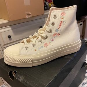 Converse Platform Sneaker